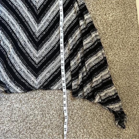 🦋 Charlie Paige Black White Chevron Sleeveless Blouse Boho Bohemian Large XL - Picture 5 of 6